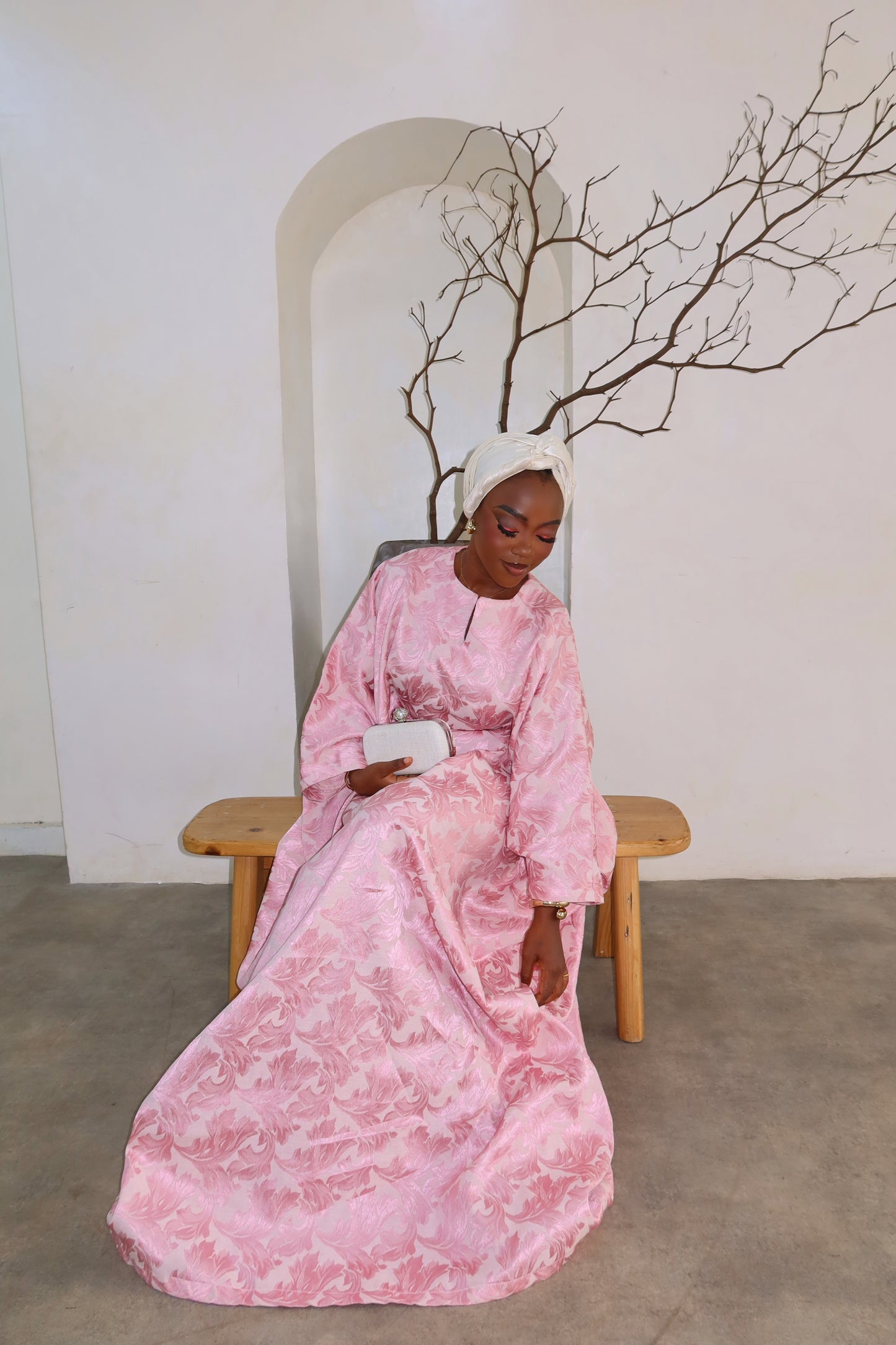 Muna Kaftan – Pink Damask