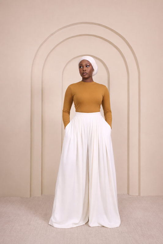 Yusra Pant - Off- White Crepe